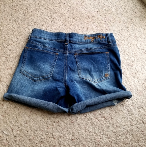 Indigo Rein Distressed Shorts - Picture 2 of 2